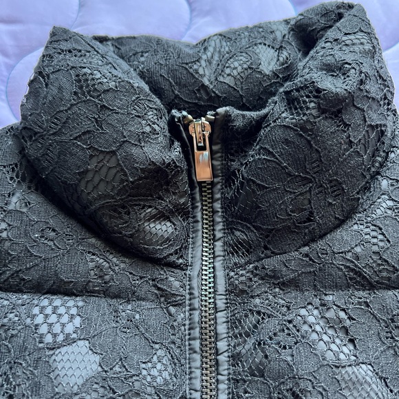 Banana Republic Black Lace Puff Vest - Picture 4 of 14